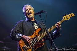 john cowan playing bass with the doobie brothers