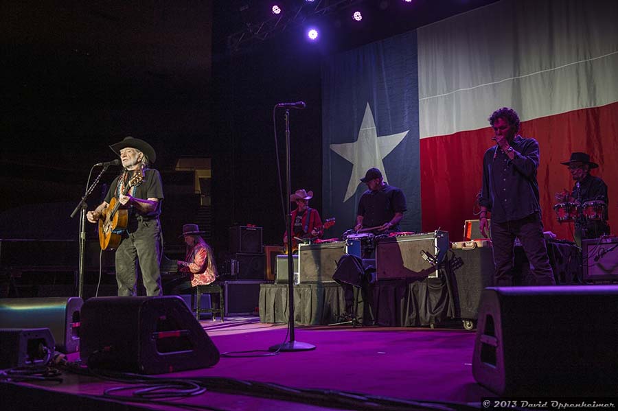 live performance by willie nelson and family