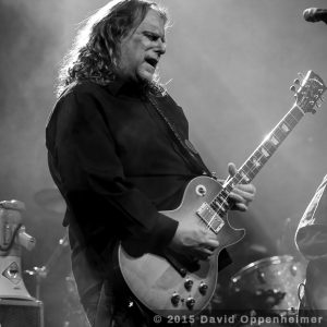 warren haynes playing guitar at christmas jam in asheville in 2014