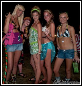 Bonnaroo Crowd Photos - Bonnaroo Girls, Crowds & More - 2010 Bonnaroo Music Festival Photos - © 2011 David Oppenheimer