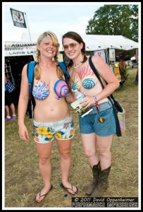 Bonnaroo Crowd Photos - Bonnaroo Girls, Crowds & More - 2010 Bonnaroo Music Festival Photos - © 2011 David Oppenheimer