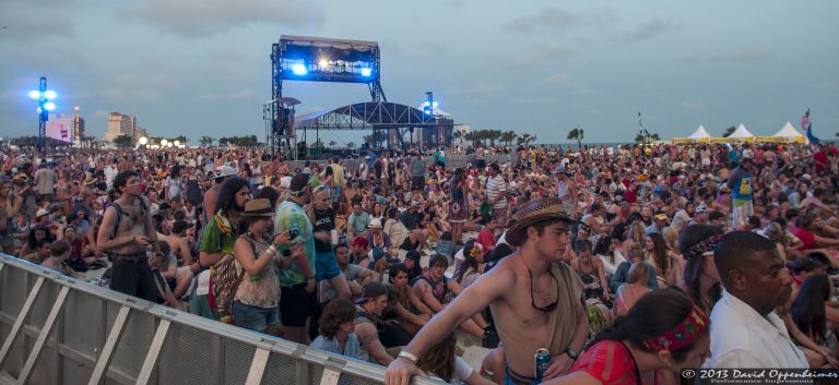 Hangout Music Festival Crowd Photos