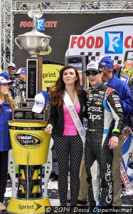 Kasey Kahne with Miss Food City in Winner's Circle at Bristol Motor Speedway during NASCAR Sprint Cup Food City 500