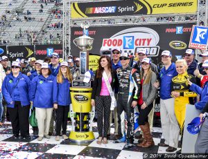 Kasey Kahne with Miss Food City in Winner's Circle at Bristol Motor Speedway during NASCAR Sprint Cup Food City 500