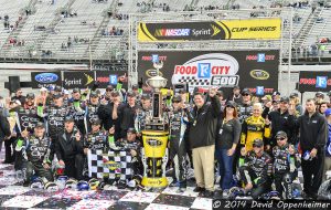 Kasey Kahne in Winner's Circle at Bristol Motor Speedway during NASCAR Sprint Cup Food City 500