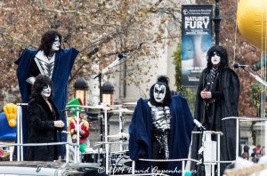 Kiss Macys Parade 4421 scaled