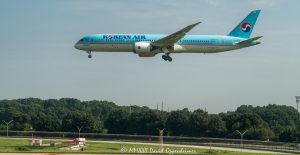 Korean Air Boeing 787-9 Dreamliner on Landing Approach 