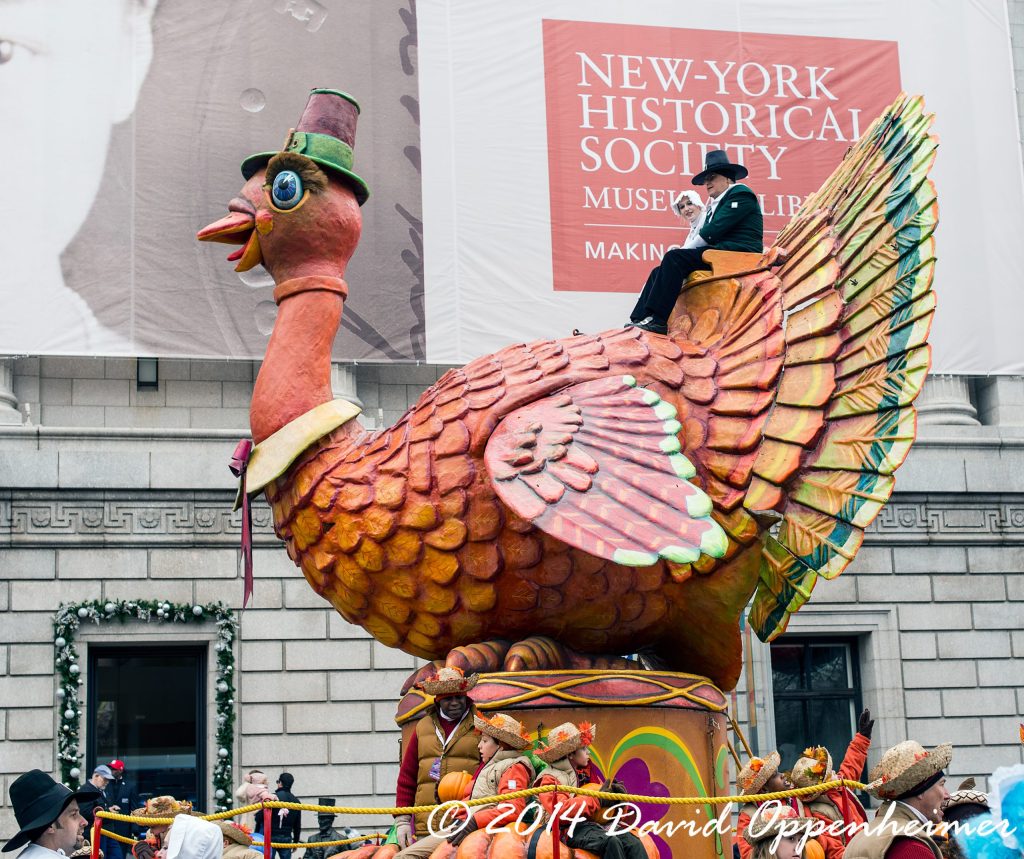 Sandra Lee with Tom Turkey at Macy’s Thanksgiving Day Parade