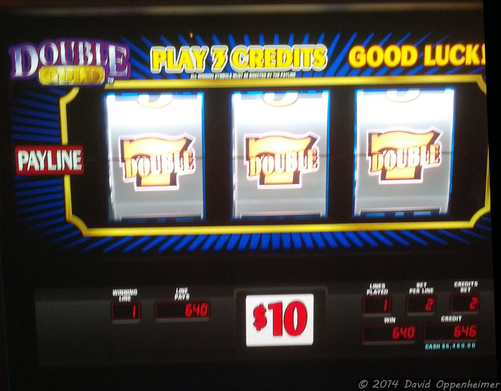 Jackpot with 777 on Slot Machine