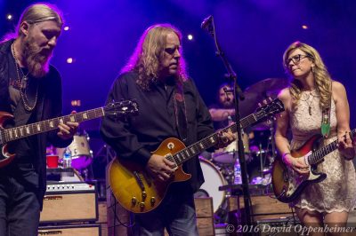 Derek Trucks, Warren Haynes, and Susan Tedeschi Derek Trucks, Warren Haynes, and Susan Tedeschi