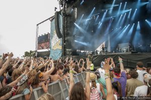 Yeah Yeah Yeahs and Festival Crowd